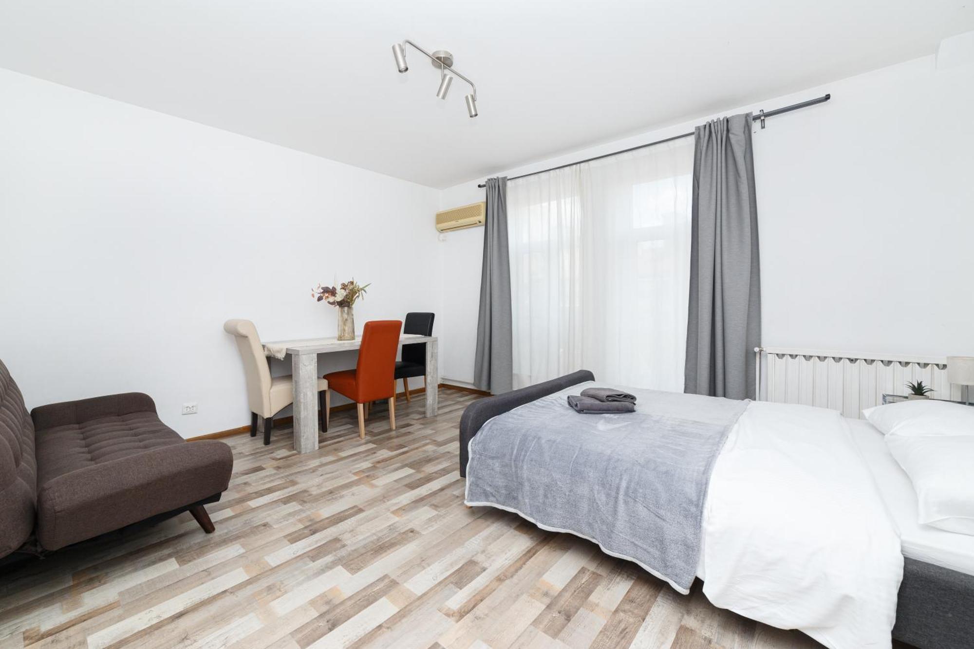 Color Apartments Street Blanari 12 Bükreş Dış mekan fotoğraf